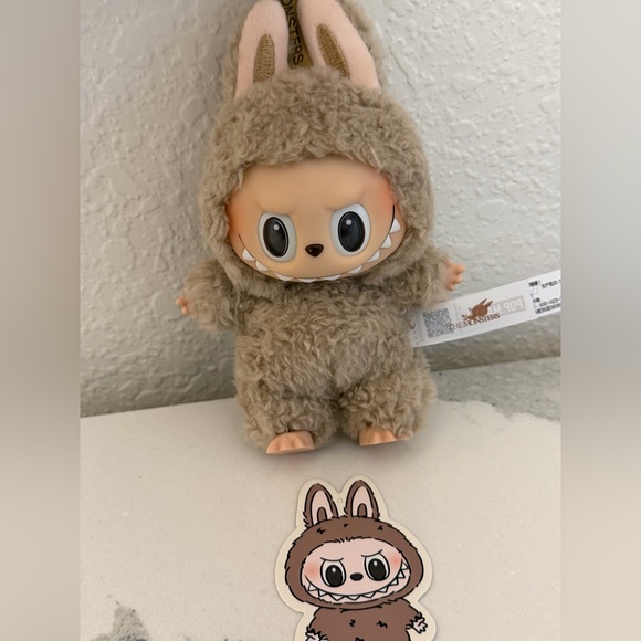 Exciting Macaron Toffee Labubu - Picture 4 of 6